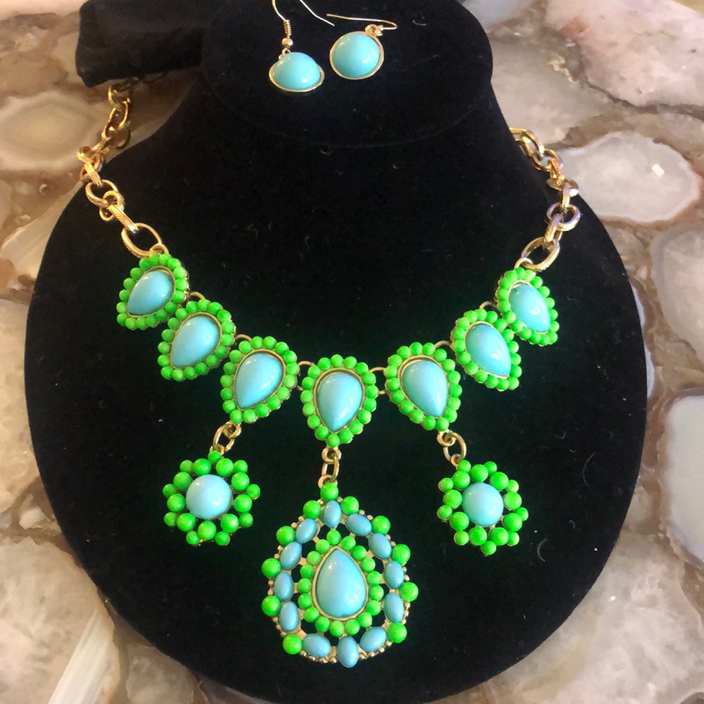 Blue Green Statement Necklace Set Boutique 29$